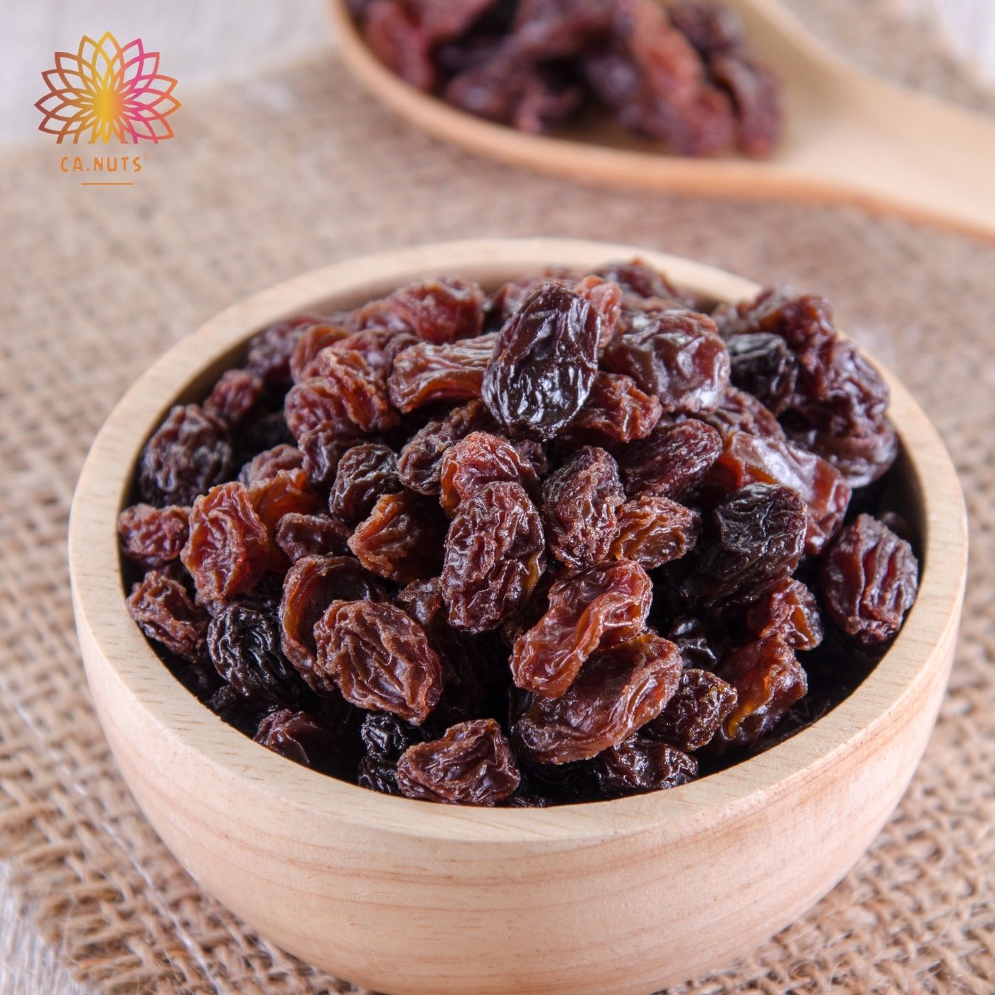 Premium seedless black raisins